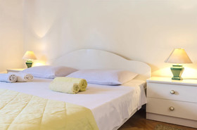 Apartments and Rooms Ante