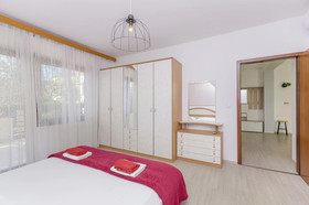 Apartments and Rooms Ante
