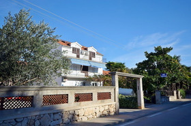 Apartments and Rooms Meri