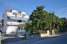 Apartments and Rooms Meri