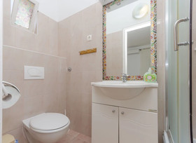 Apartments and Rooms Meri
