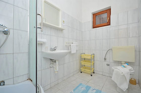 Apartments and Rooms Meri
