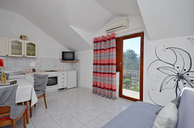 Apartments and Rooms Meri