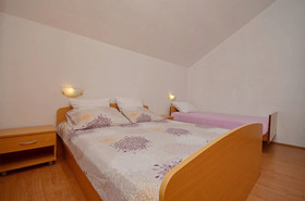 Apartments and Rooms Meri