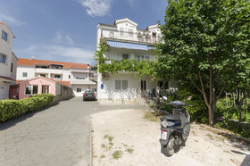 Apartments and Rooms Meri