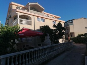 Apartments Budi