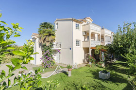 Apartments Sweet Garden