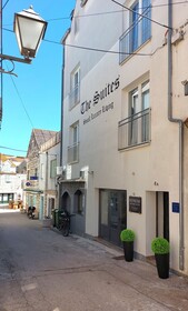 Refresh Boutique Suites
