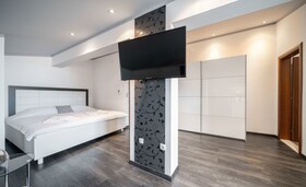 Refresh Boutique Suites