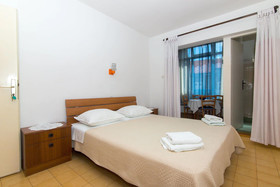 Rooms Holiday Vibes