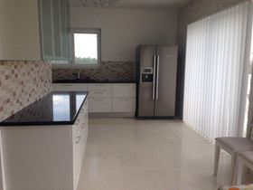 Villa Bachelor
