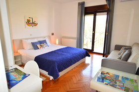 Elza Apartments