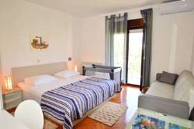 Elza Apartments