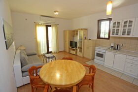 Ina Apartments