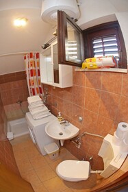 Ina Apartments