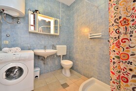 Ina Apartments