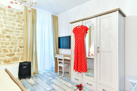 Lanterna Rooms