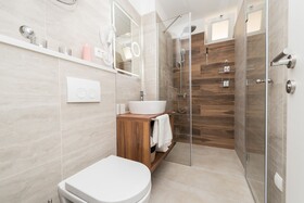 Mono Apartments & Rooms
