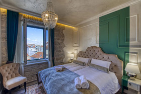 Riva Palace