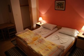 Rog Dogg Rooms