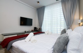 Sky & Sun Luxury Rooms
