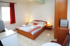 Apartments & Rooms Villa Petra