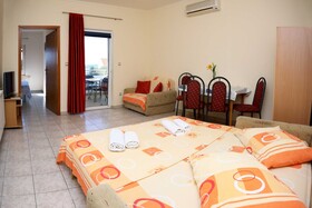 Apartments & Rooms Villa Petra
