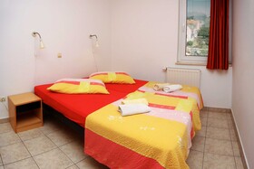 Apartments & Rooms Villa Petra