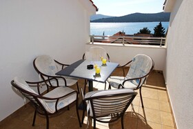 Apartments & Rooms Villa Petra