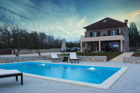 Villa Nar