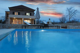 Villa Nar