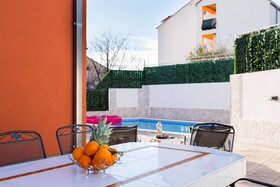 Holiday House Klaric