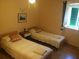 Kamena Lodge