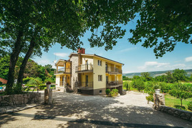 Holiday House Estera