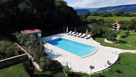 Holiday House Estera