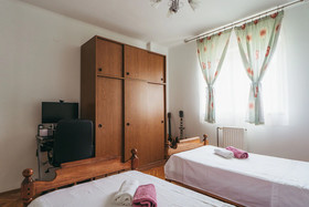 Holiday House Estera