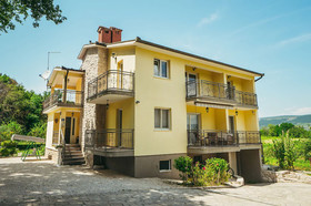 Holiday House Estera