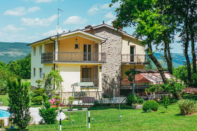 Holiday House Estera