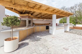 Villa Deni