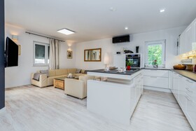 Villa Deni