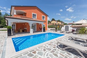 Villa Deni