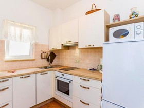Catalina Apartments