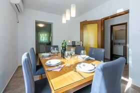 House Vicky