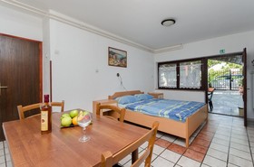 Apartments Hilmija