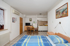 Apartments Hilmija