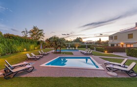 Maj Premium Residence