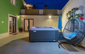 Villa Deal
