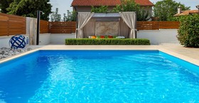 Villa Deal