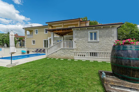 Villa Mira