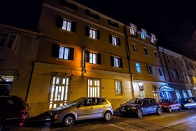 City point rooms & more